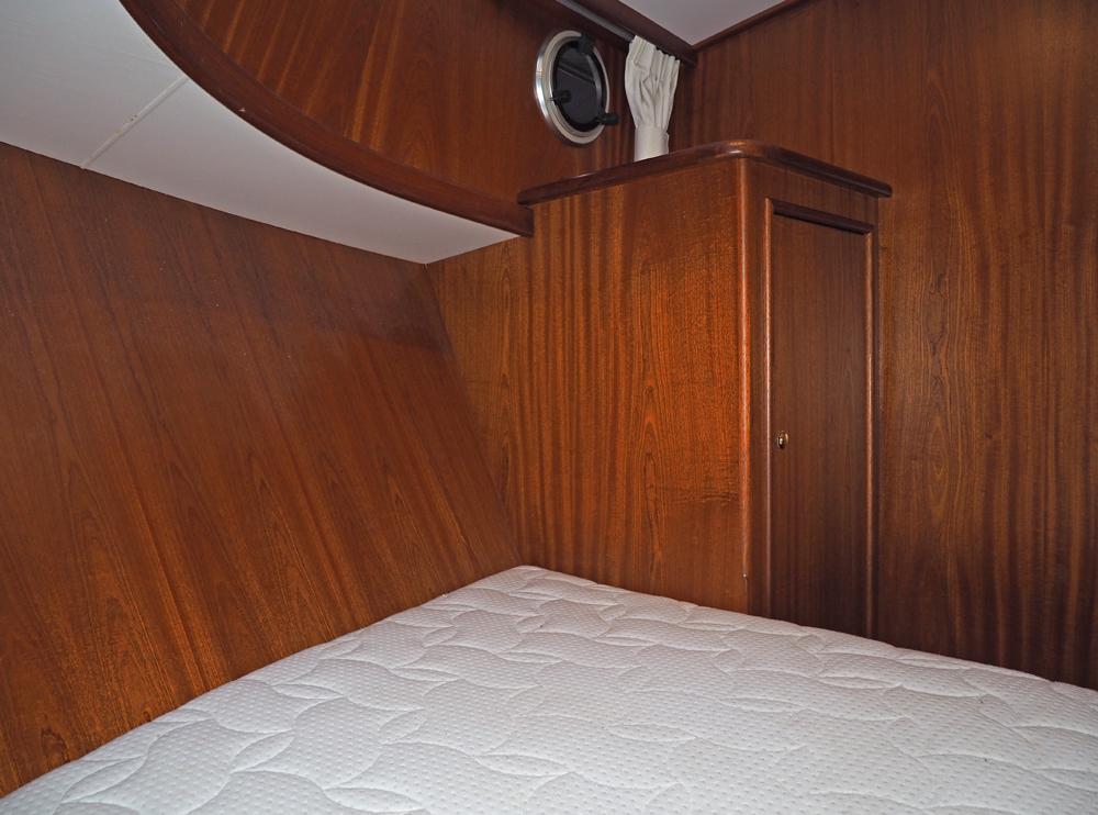 Cabin en avant, H&eacute;bergements